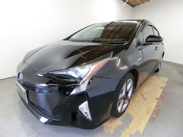 TOYOTA PRIUS 2017