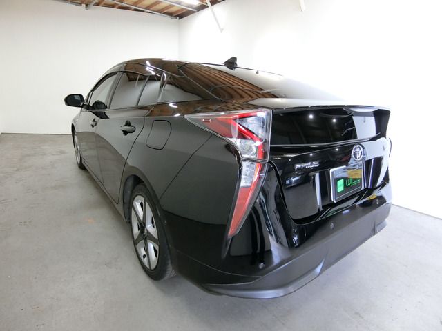 TOYOTA PRIUS 2017