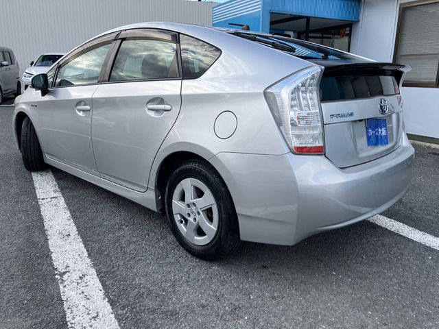 TOYOTA PRIUS 2010