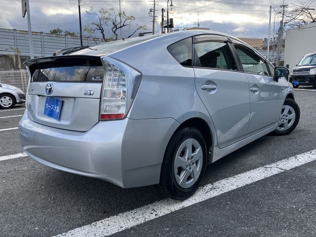 TOYOTA PRIUS 2010