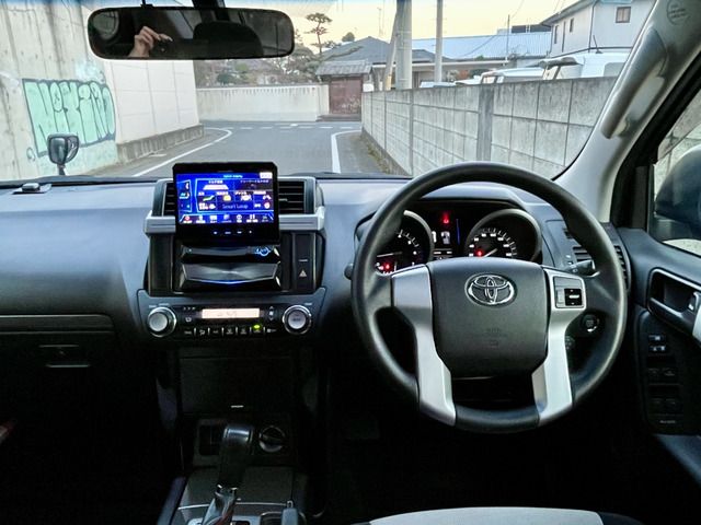 TOYOTA LANDCRUISER PRADO 2015