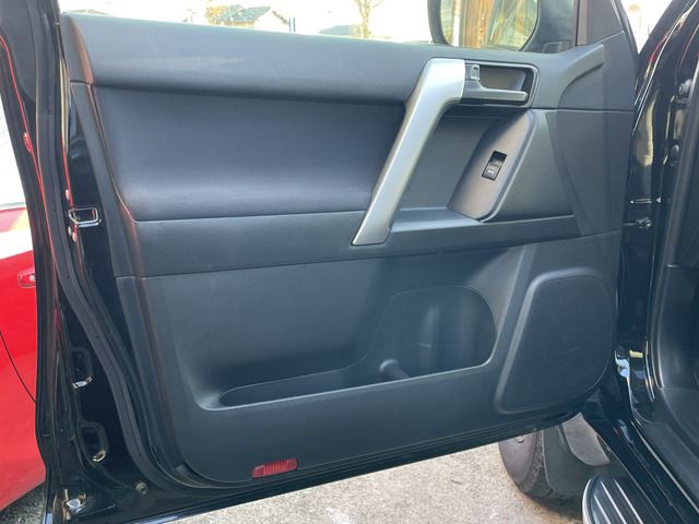 TOYOTA LANDCRUISER PRADO 2015