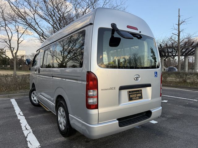 TOYOTA HIACE van 4WD 2012