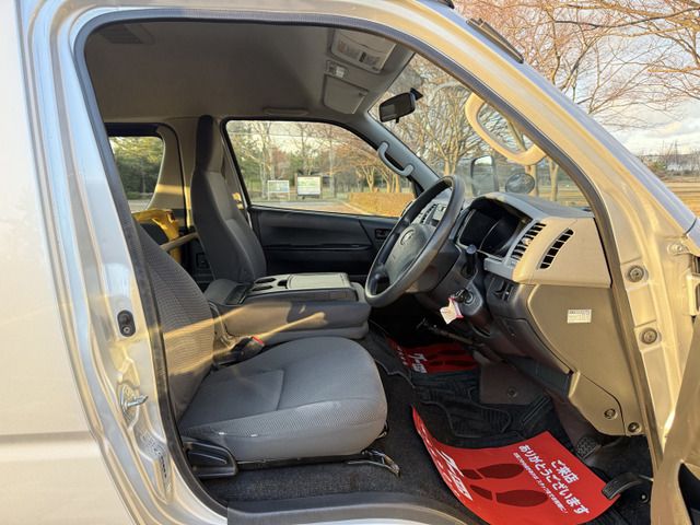 TOYOTA HIACE van 4WD 2012