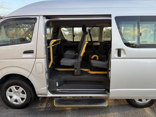 TOYOTA HIACE van 4WD 2012