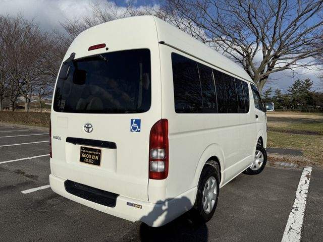 TOYOTA HIACE van 4WD 2013