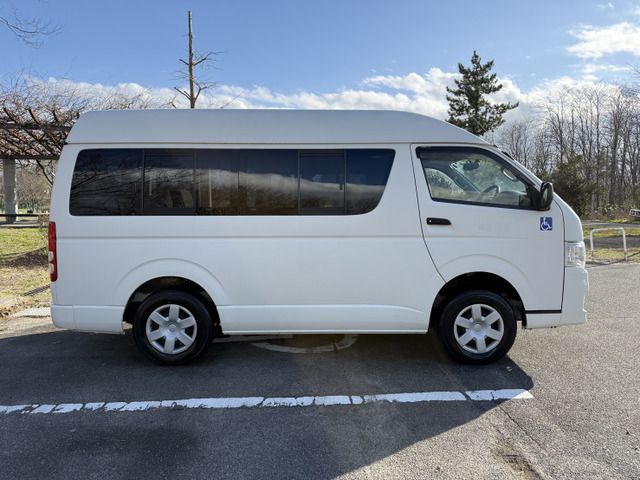 TOYOTA HIACE van 4WD 2013