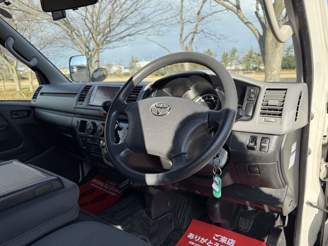 TOYOTA HIACE van 4WD 2013