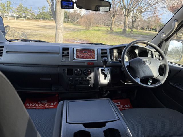 TOYOTA HIACE van 4WD 2013