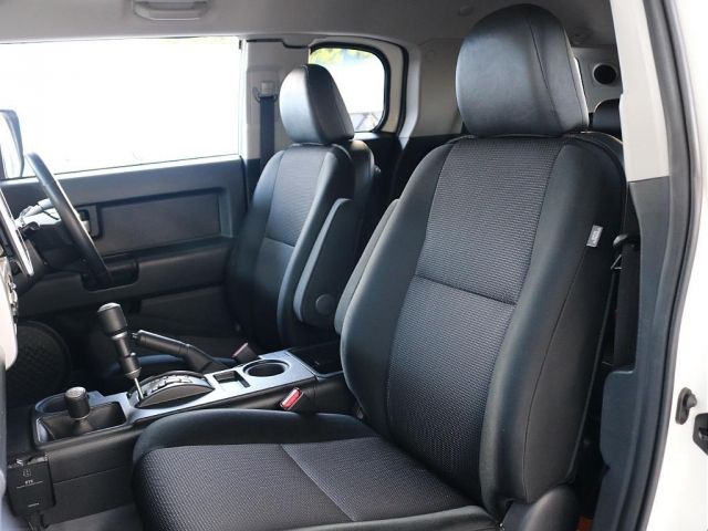 TOYOTA FJ CRUISER 4WD 2012