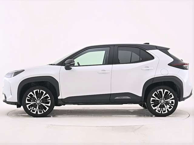 TOYOTA YARIS CROSS 2025