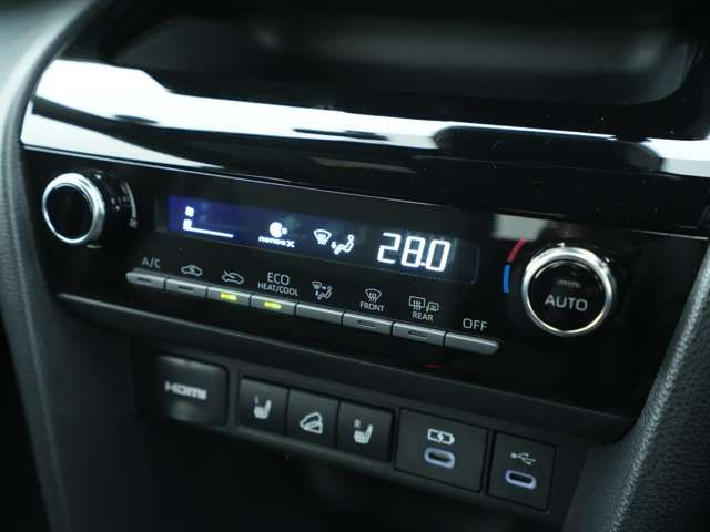 TOYOTA YARIS CROSS 2025