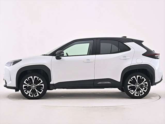 TOYOTA YARIS CROSS 2025