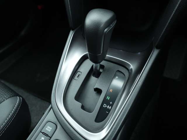 TOYOTA YARIS CROSS 2025