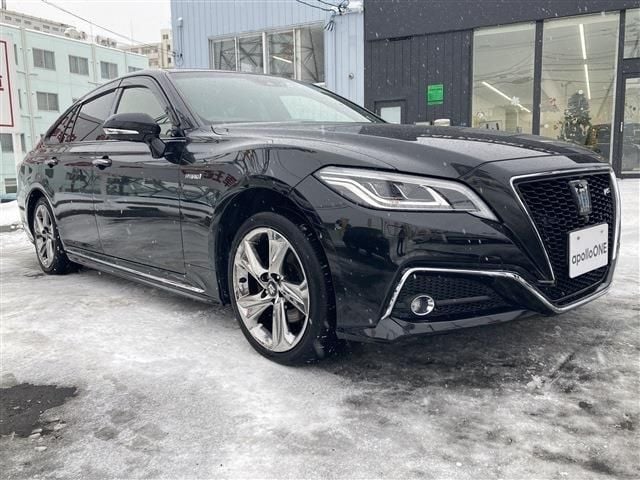 TOYOTA CROWN sedan hybrid 4WD 2018