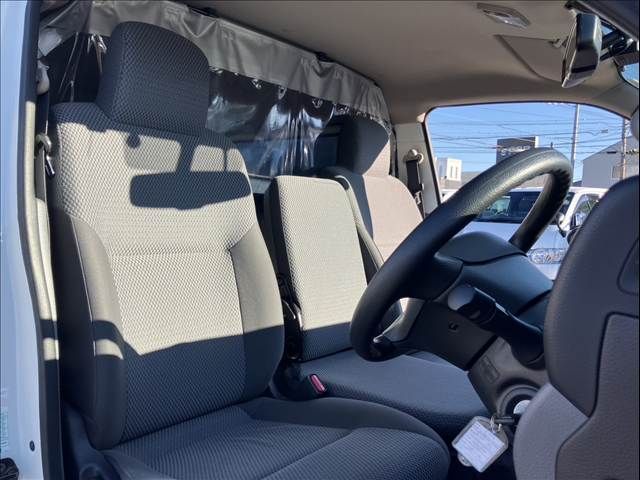 NISSAN NV350 CARAVAN 2018