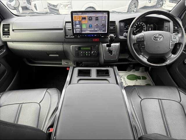 TOYOTA HIACE van 4WD 2022