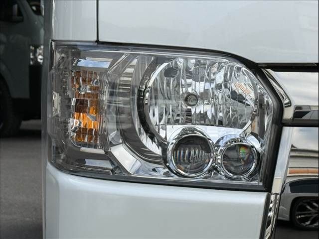 TOYOTA HIACE van 4WD 2022