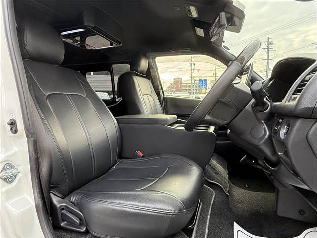 TOYOTA HIACE van 4WD 2022