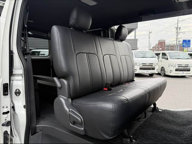 TOYOTA HIACE van 4WD 2022