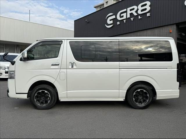 TOYOTA HIACE van 4WD 2022