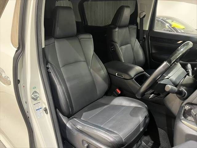 TOYOTA ALPHARD hybrid 4WD 2018