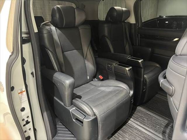 TOYOTA ALPHARD hybrid 4WD 2018