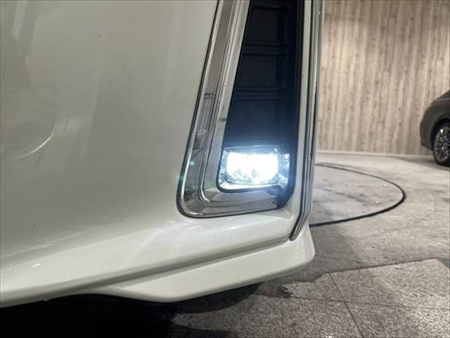 TOYOTA ALPHARD hybrid 4WD 2018