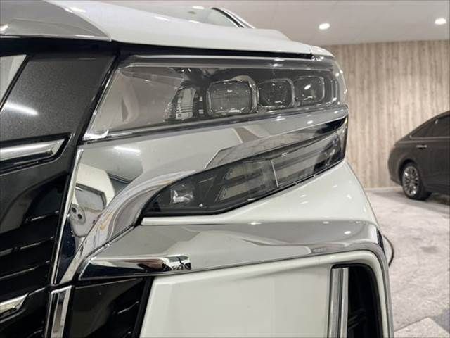 TOYOTA ALPHARD hybrid 4WD 2018