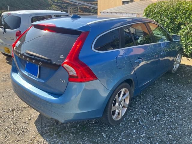 VOLVO VOLVO V60 2014