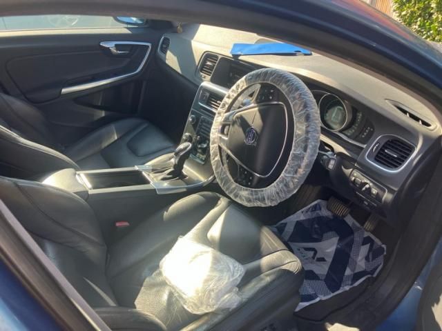 VOLVO VOLVO V60 2014