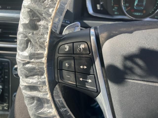 VOLVO VOLVO V60 2014