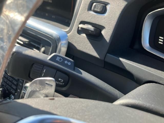 VOLVO VOLVO V60 2014