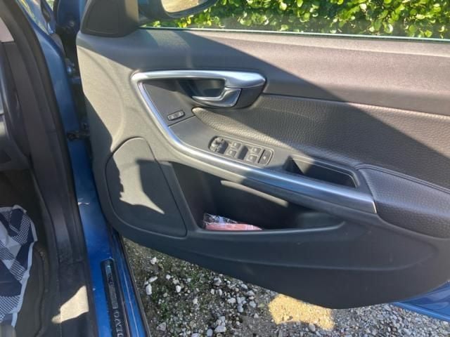 VOLVO VOLVO V60 2014