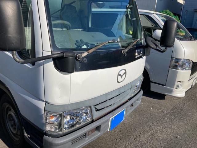 MAZDA TITAN DUSH 2004