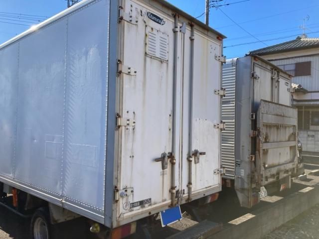 MAZDA TITAN DUSH 2004