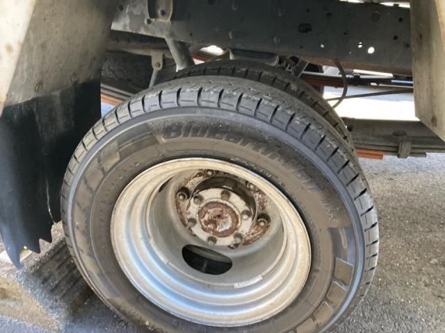 MAZDA TITAN DUSH 2004