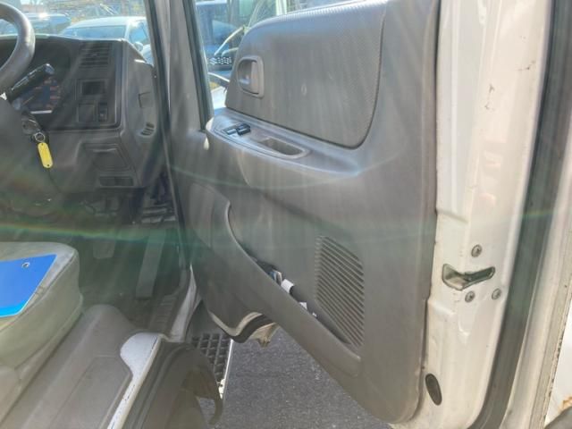 MAZDA TITAN DUSH 2004