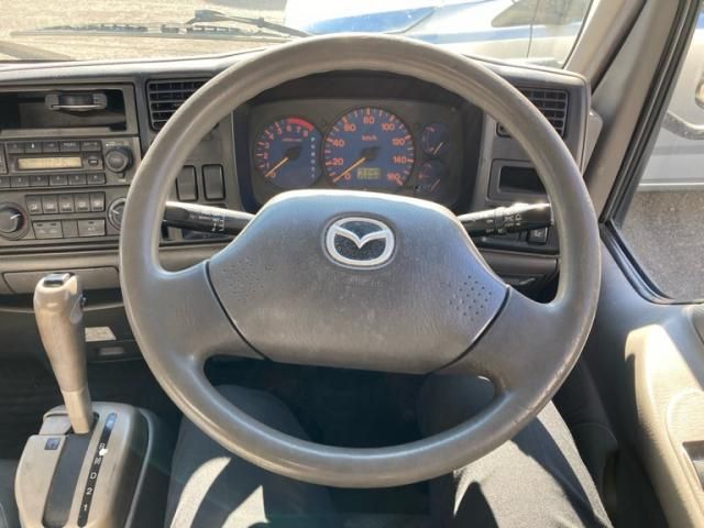 MAZDA TITAN DUSH 2004