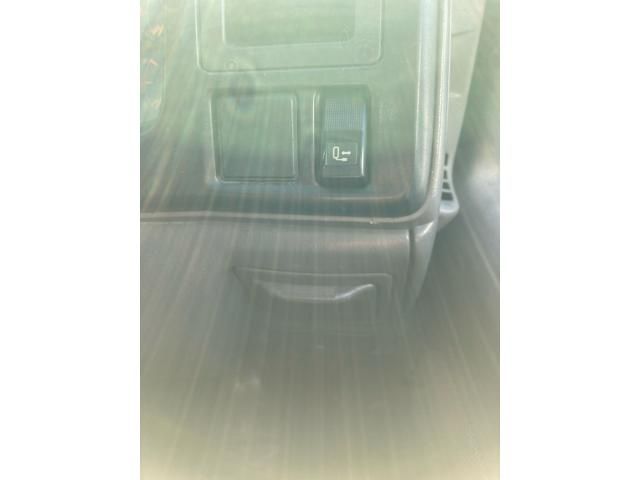 MAZDA TITAN DUSH 2004