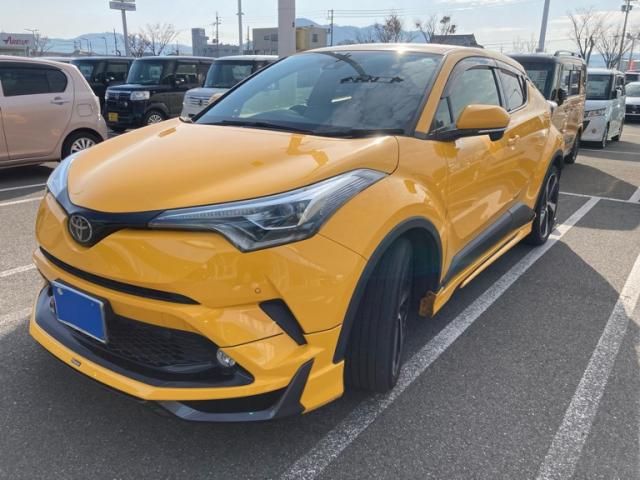 TOYOTA C-HR 4WD 2017