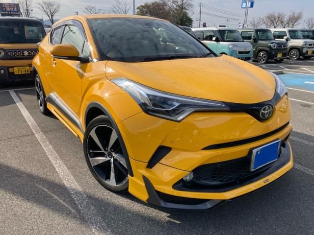 TOYOTA C-HR 4WD 2017
