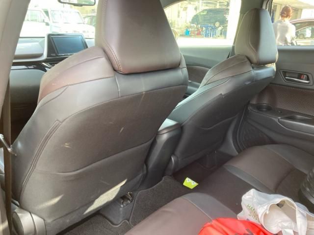 TOYOTA C-HR 4WD 2017