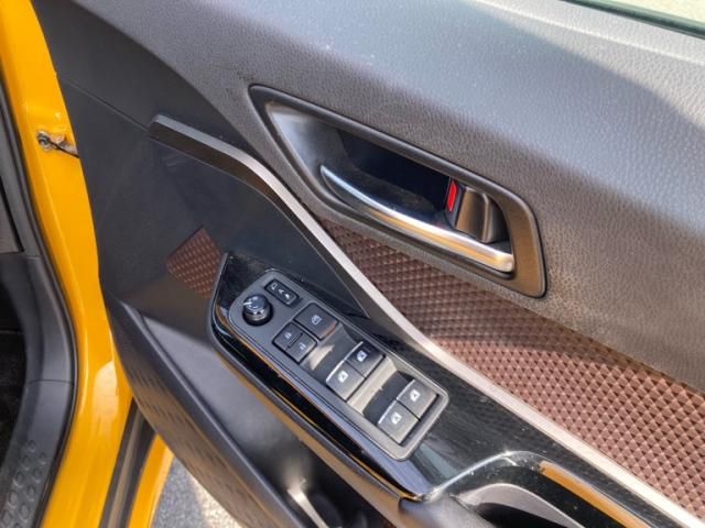 TOYOTA C-HR 4WD 2017