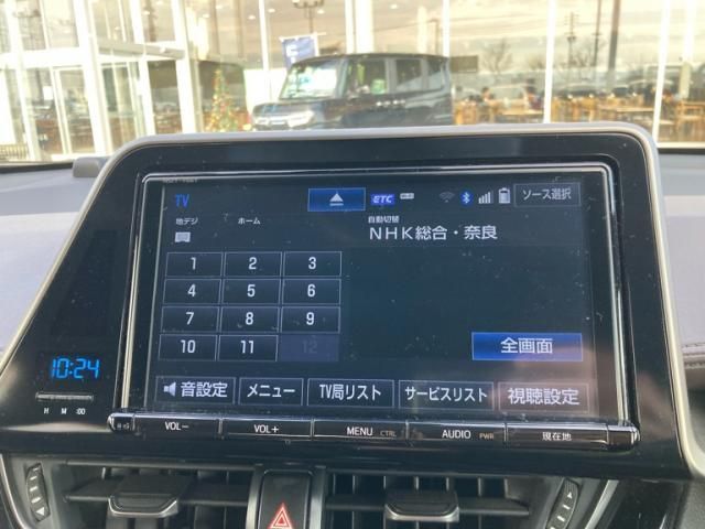 TOYOTA C-HR 4WD 2017