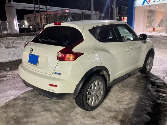 NISSAN JUKE 2011