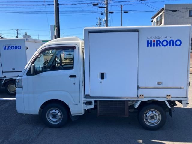 DAIHATSU HIJET truck 4WD 2016