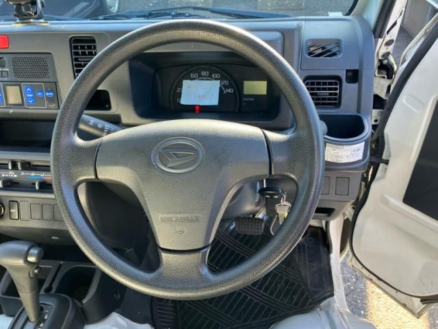 DAIHATSU HIJET truck 4WD 2016