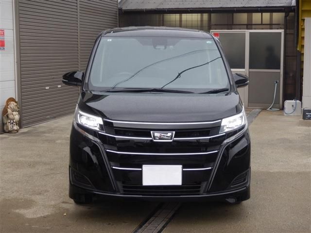 TOYOTA NOAH 2021