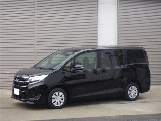TOYOTA NOAH 2021